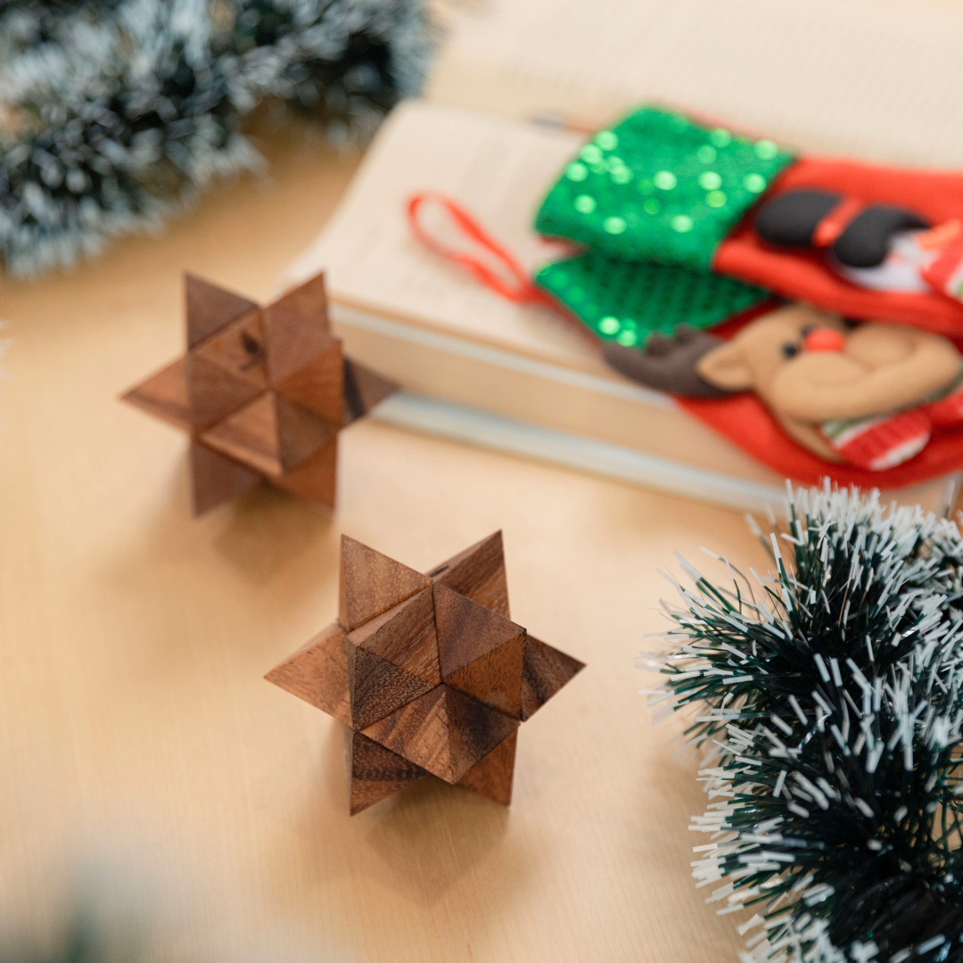 Holiday Gift Guide: Puzzle Gift Ideas and Suggestions for the Whole Family