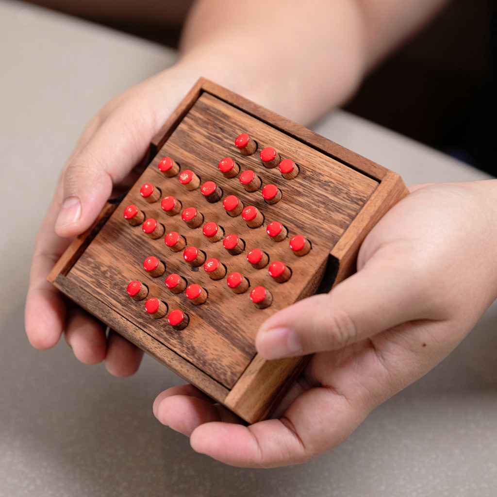 Solitaire Peg image 9