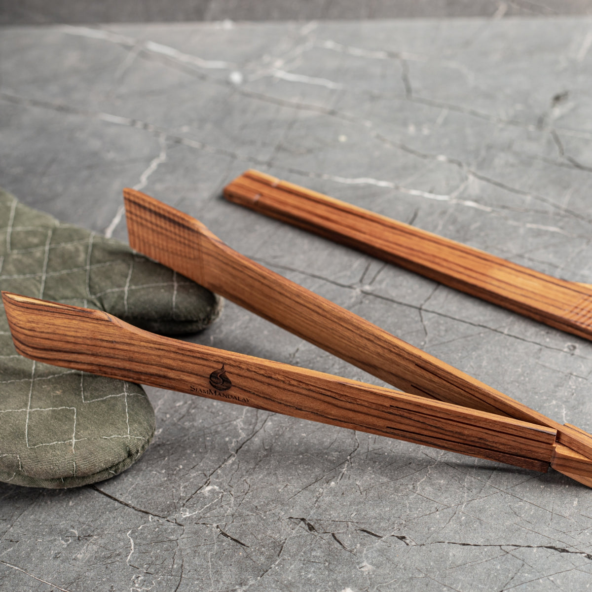 Minima Salad Tongs image 1