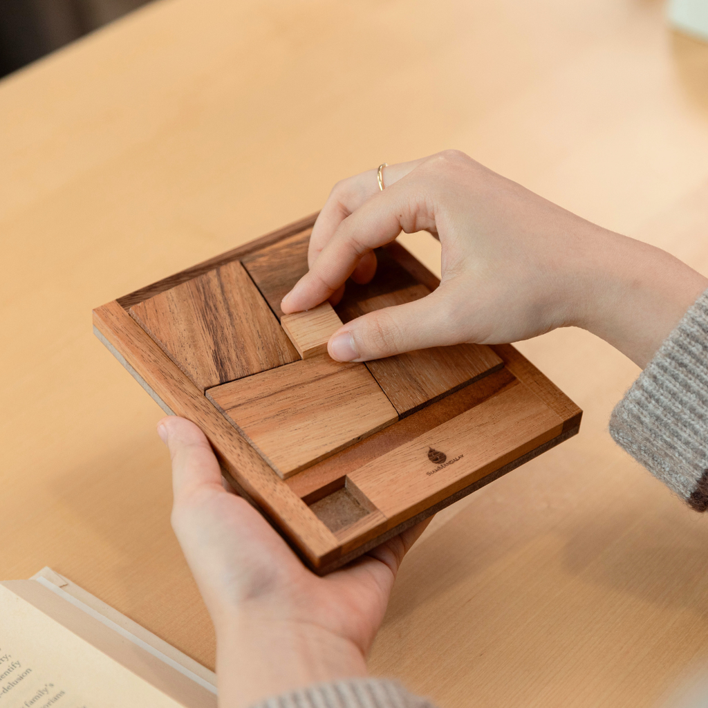 The Square Deal Wooden Tangram Puzzle image 11