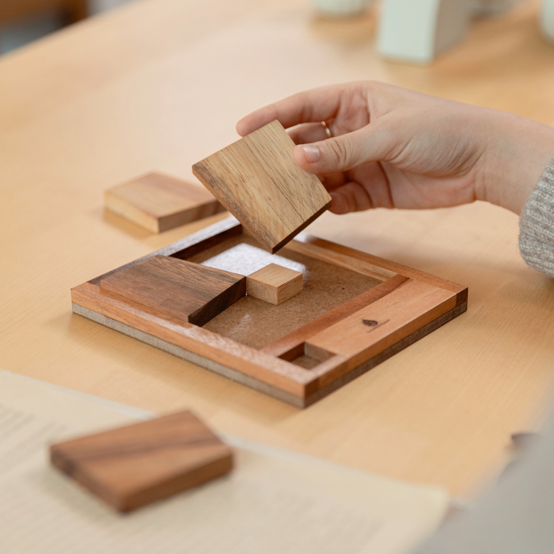 The Square Deal Wooden Tangram Puzzle image 9
